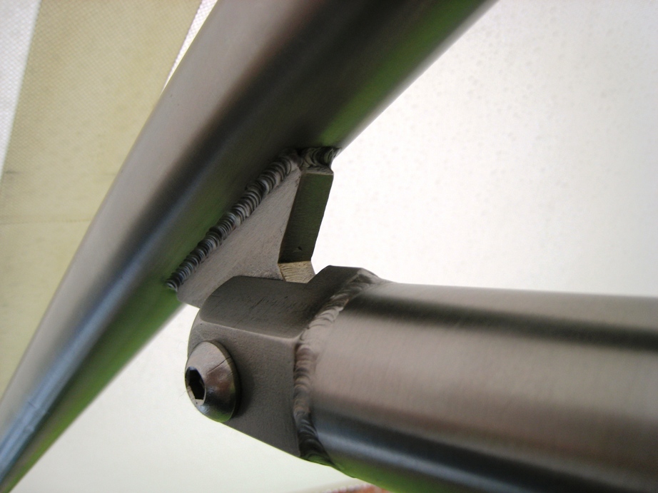 SOLID STAINLESS STEEL STRUT